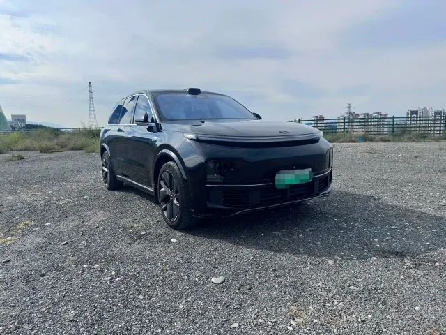 Li Auto L9 — Фото автомобиля 4