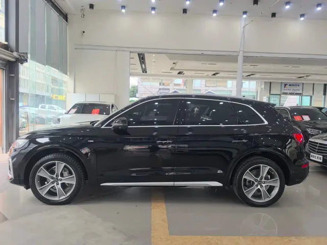 Audi Q5L — Фото автомобиля 7