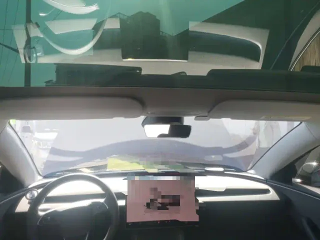 Tesla Model 3 — Фото автомобиля 14