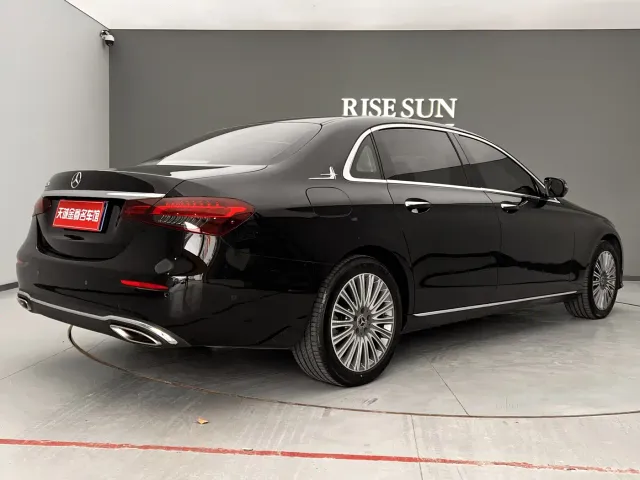 Mercedes-Benz E-Class — Фото автомобиля 9