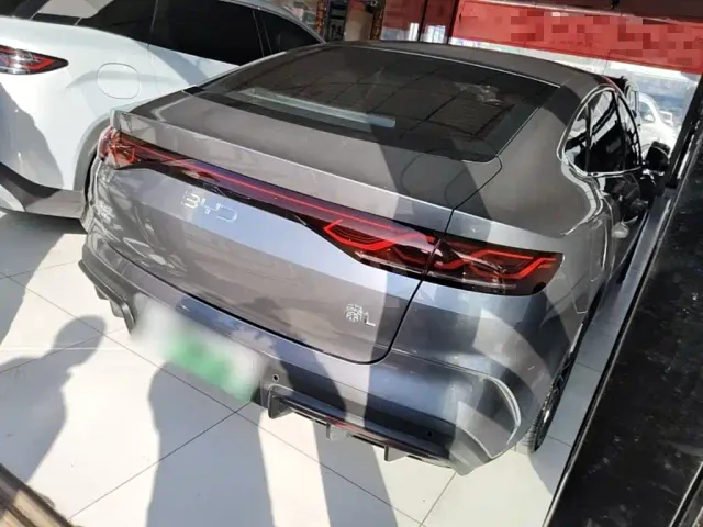 BYD Qin L — Фото автомобиля 6