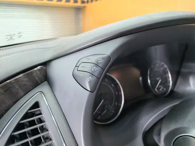 Nissan Patrol — Фото автомобиля 9