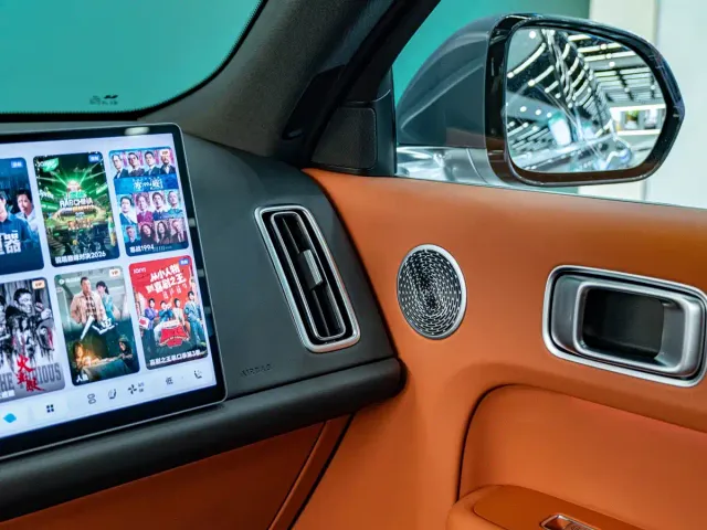 Li Auto L8 — Фото автомобиля 19