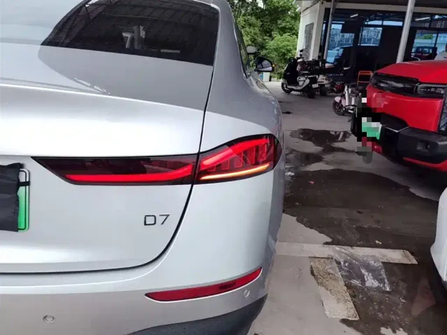 Roewe D7 — Фото автомобиля 7