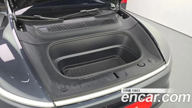 Tesla Model Y — Фото автомобиля 6