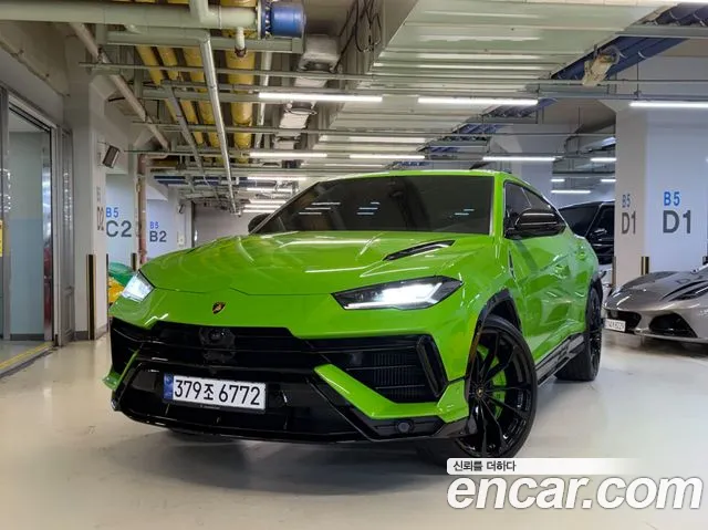 Фотография автомобиля — Lamborghini Urus