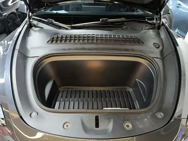 Tesla Model Y — Фото автомобиля 19