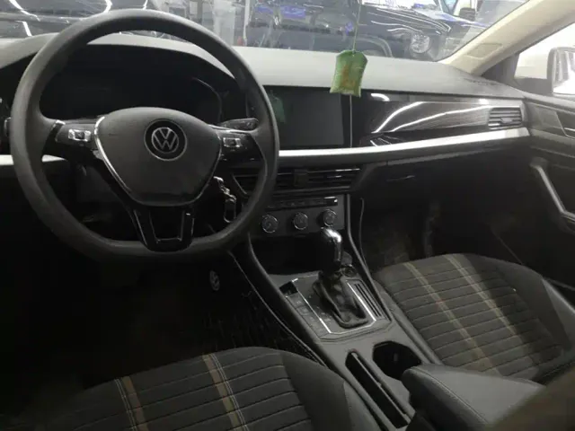Volkswagen Lavida — Фото автомобиля 12