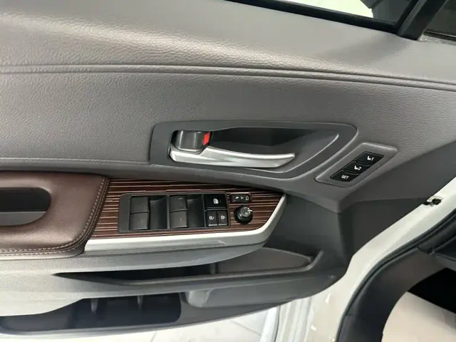 Toyota Granvia — Фото автомобиля 4