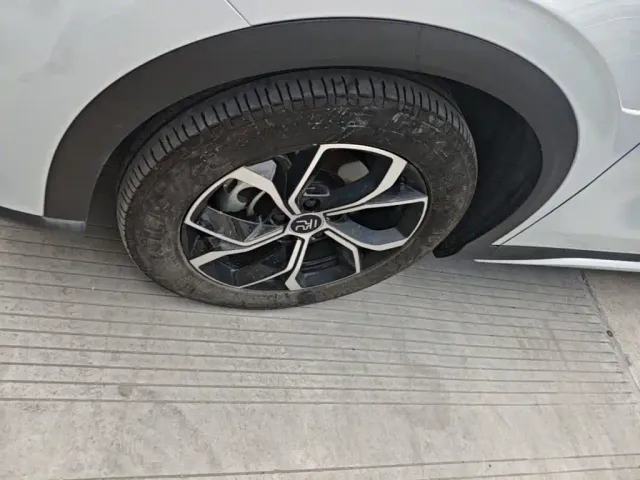 BYD Yuan PLUS — Фото автомобиля 22