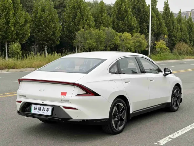 Wuling Starlight — Фото автомобиля 15