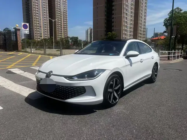 Фотография автомобиля — Volkswagen Lamando