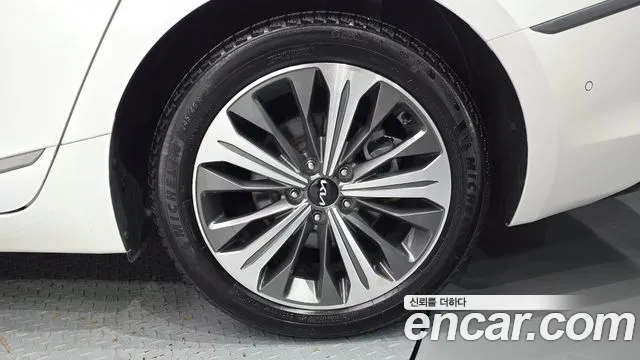 Kia K8 Hybrid — Фото автомобиля 6