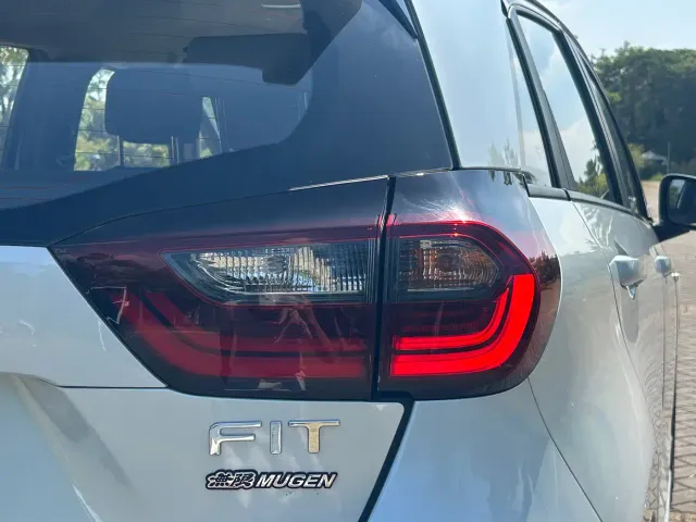Honda Fit — Фото автомобиля 19