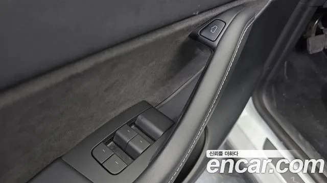 Tesla Model Y — Фото автомобиля 14
