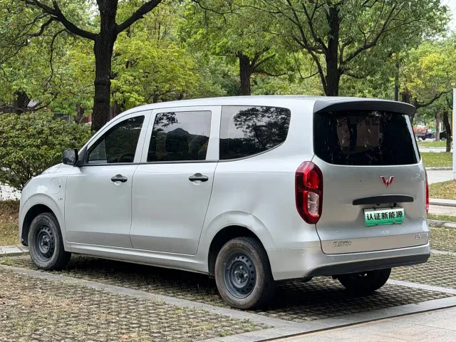 Wuling Hongguang — Фото автомобиля 17