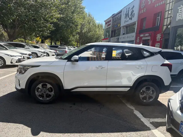 Kia Seltos — Фото автомобиля 8