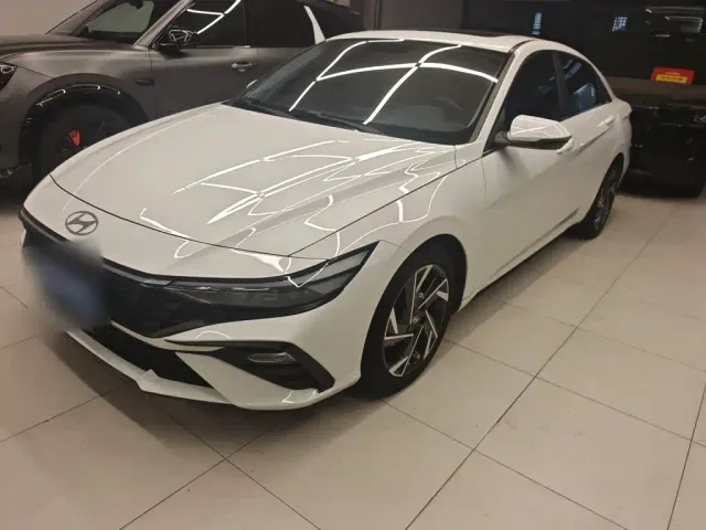 Фотография автомобиля — Hyundai Elantra