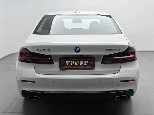 BMW 5 Series — Фото автомобиля 4