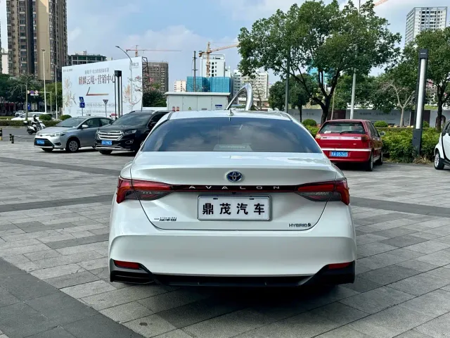 Toyota Avalon — Фото автомобиля 4