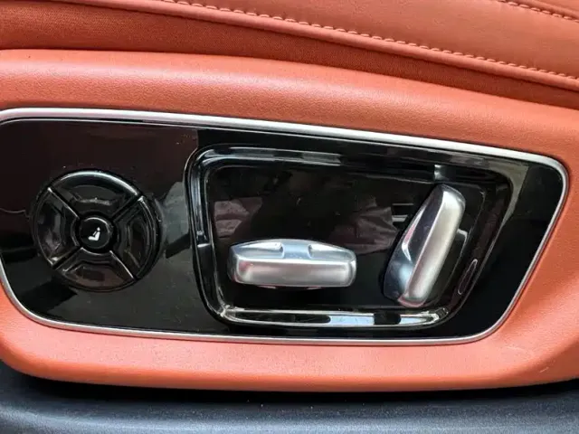 Li Auto L7 — Фото автомобиля 14
