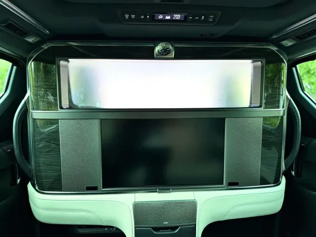 Lexus LM — Фото автомобиля 21