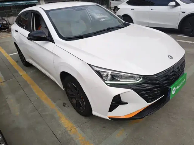 Dongfeng Yixuan — Фото автомобиля 21