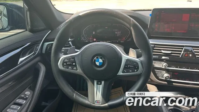 BMW 5-Series — Фото автомобиля 10