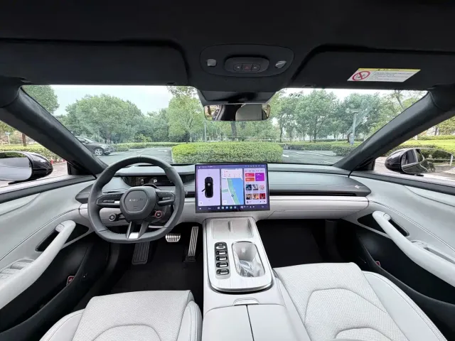 Xiaomi SU7 — Фото автомобиля 9