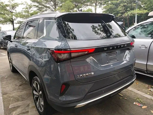 Wuling Asta — Фото автомобиля 4