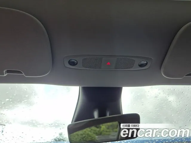 Tesla Model Y — Фото автомобиля 11