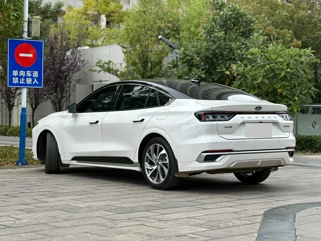 Ford Mondeo — Фото автомобиля 7