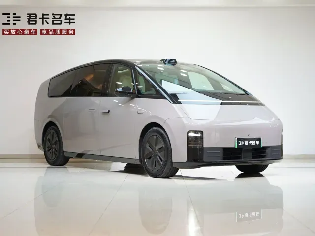 Li Auto MEGA — Фото автомобиля 3
