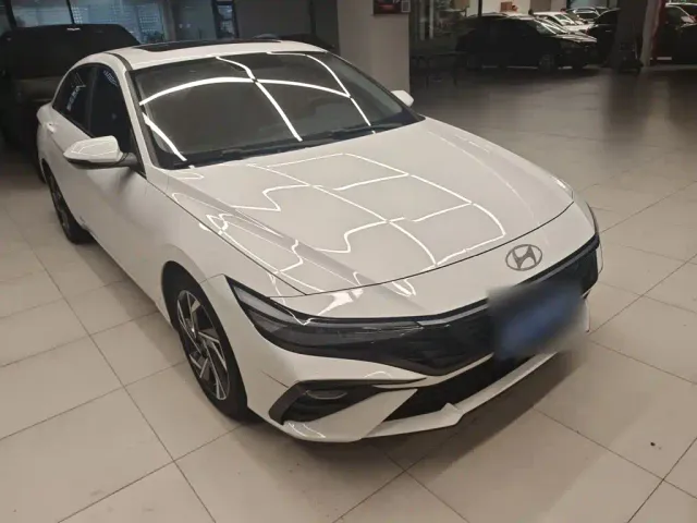 Hyundai Elantra — Фото автомобиля 7