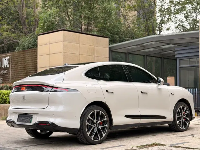 IM Motors LS6 — Фото автомобиля 7
