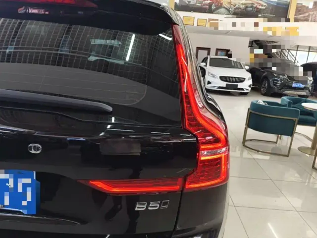 Volvo XC60 — Фото автомобиля 7
