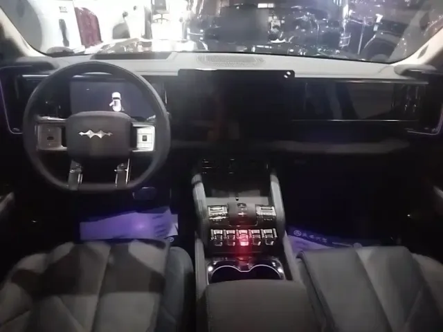 BYD FangChengBao Leopard 5 — Фото автомобиля 9