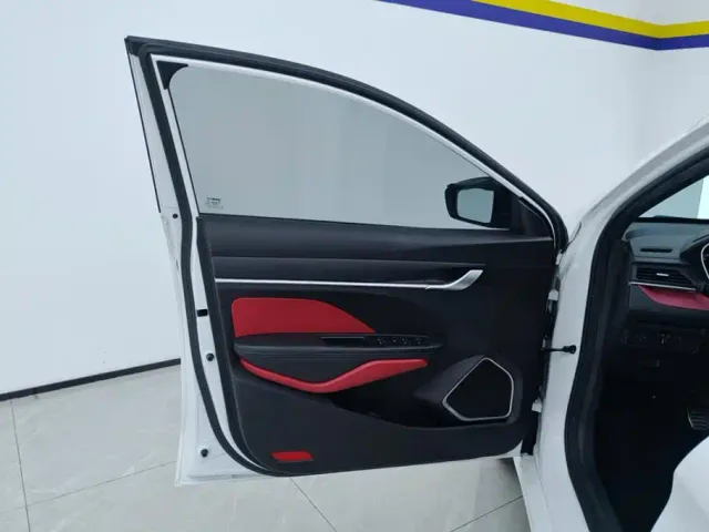 Geely Binrui — Фото автомобиля 7