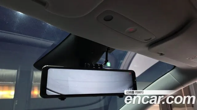 Tesla Model Y — Фото автомобиля 23