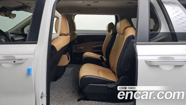 Kia Canival Carnival 4 поколение Бензин 9 мест Prestige — Фото автомобиля 12