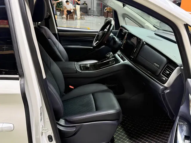 GAC Trumpchi M8 — Фото автомобиля 9