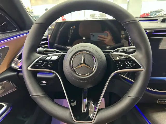 Mercedes-Benz E-Class — Фото автомобиля 14