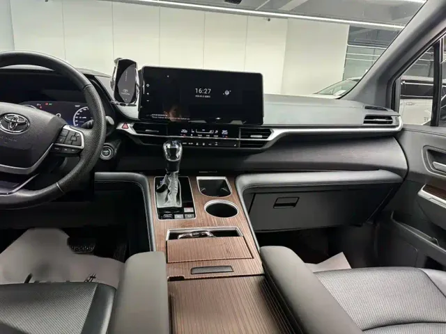 Toyota Granvia — Фото автомобиля 3