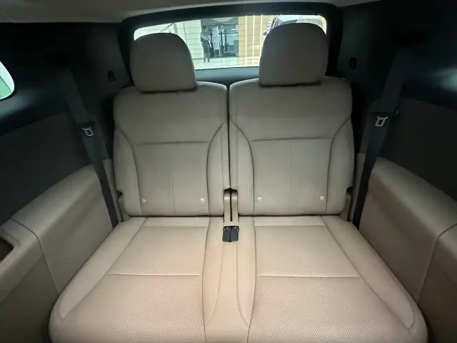 Li Auto MEGA — Фото автомобиля 12
