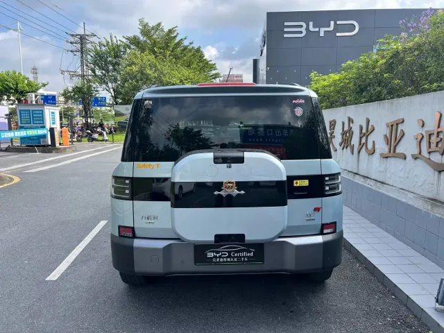 BYD FangChengBao Titanium 7 — Фото автомобиля 9