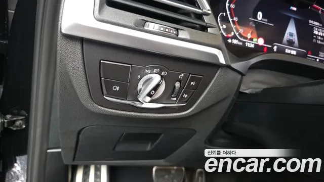 BMW X4 xDrive20i M Sport — Фото автомобиля 25