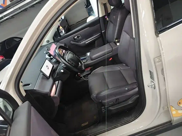 Leapmotor C10 — Фото автомобиля 14