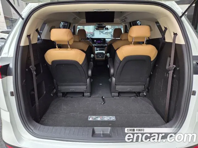 Kia Carnival Generation 4 — Фото автомобиля 15