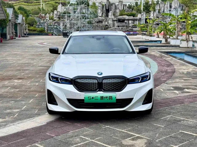 Фотография автомобиля — BMW i3