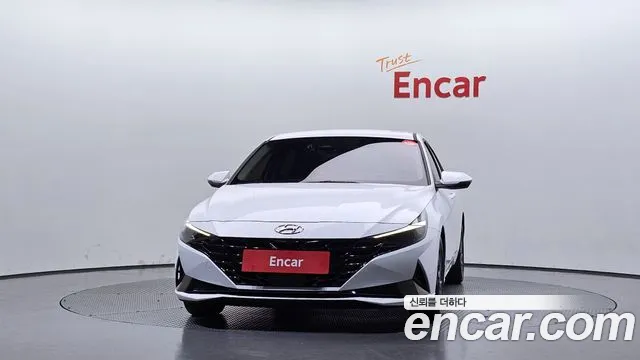 Hyundai Avante CN7 — Фото автомобиля 3
